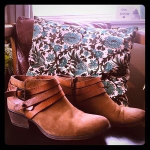 Steve Madden super cute ankle boots